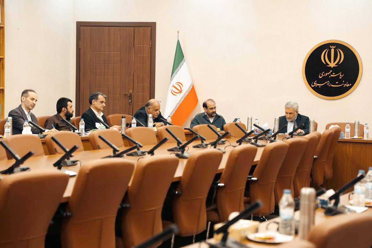 حضور مدیرعامل انجمن جامعه و ورزش و فرهنگ در جلسه با معاون راهبردی رییس جمهور